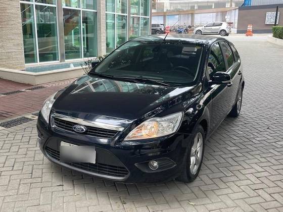 FORD FOCUS 2.0 GLX 16V FLEX 4P AUTOMÁTICO FORD FOCUS 2.0 GLX 16V FLEX 4P AUTOMÁTICO